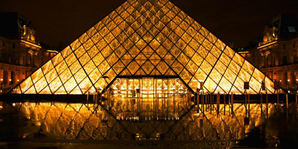 things to do in paris at night